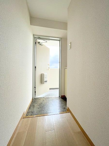 玄関　玄関内側