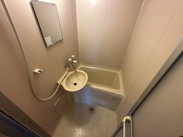 洗面設備　浴室内に洗面台がついてます☆