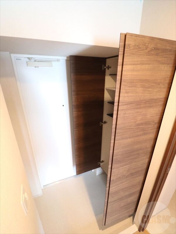 玄関　シューズボックス付きの玄関