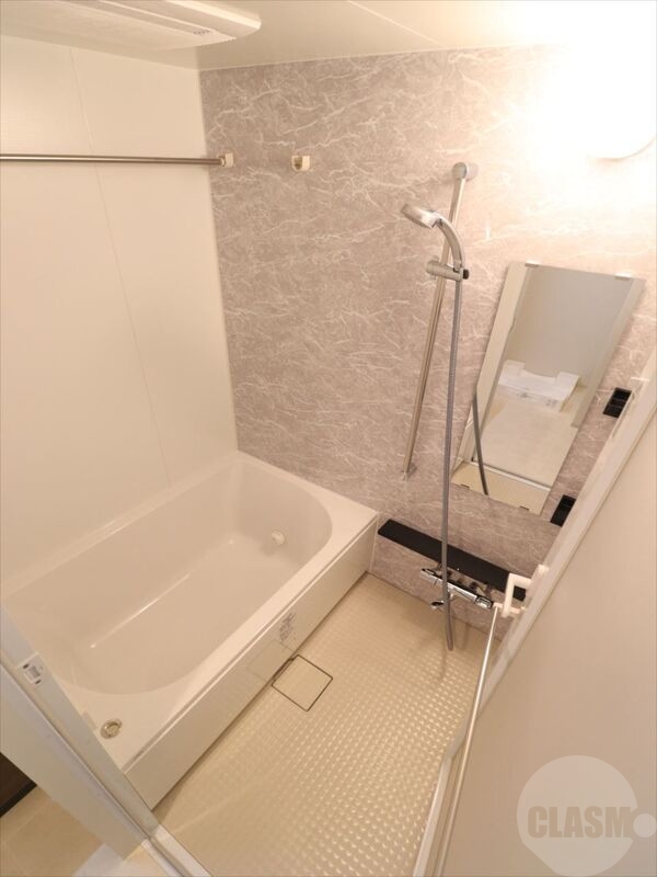 バス・シャワールーム　浴室乾燥機能付き