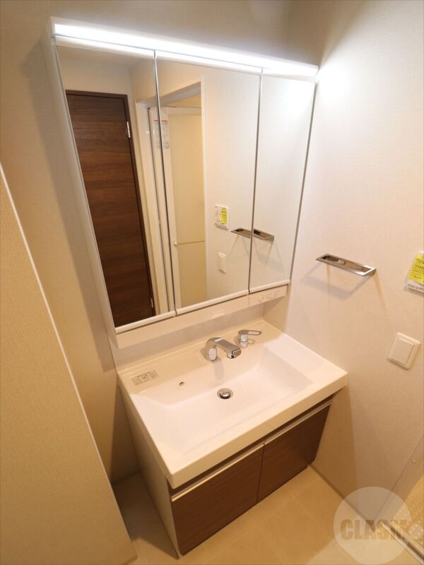 洗面設備　シャンプードレッサー付き