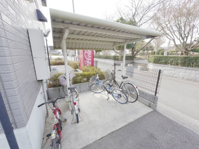 その他共有部分　★屋根付きの駐輪場です★