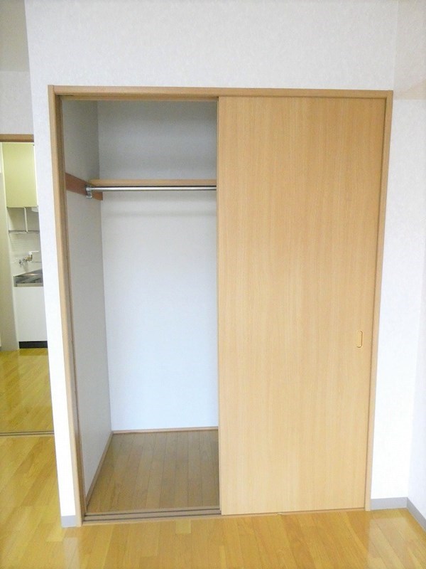 収納　写真は201号室です（参考）