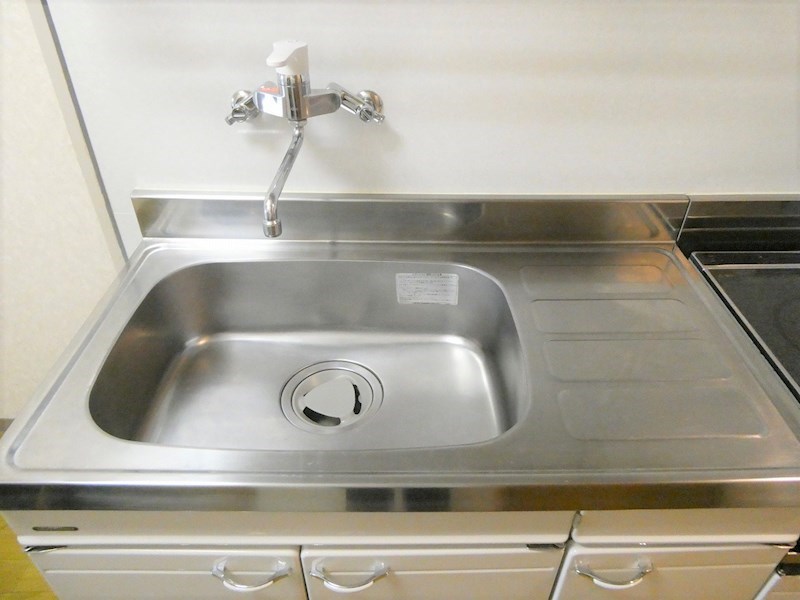 キッチン　写真は201号室です（参考）