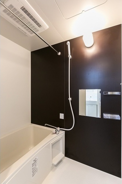 バス・シャワールーム　嬉しい浴室乾燥機付きです♪