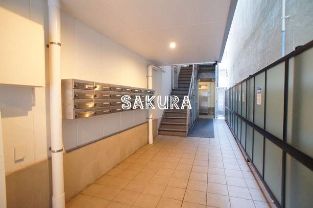 エントランス　管理の行き届いたエントラスです♪