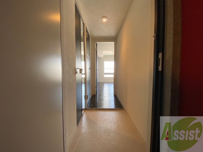 玄関　玄関の様子です。明るい印象ですね。気分もあがりそう。