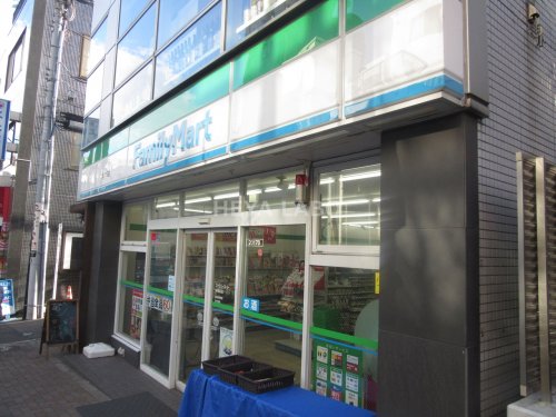 コンビニ　ファミリーマート神楽坂店（コンビニ）まで430m