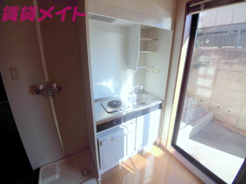 キッチン　同物件別室写真