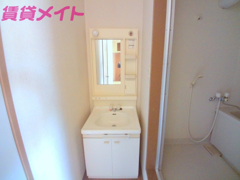 洗面設備　同物件別室写真