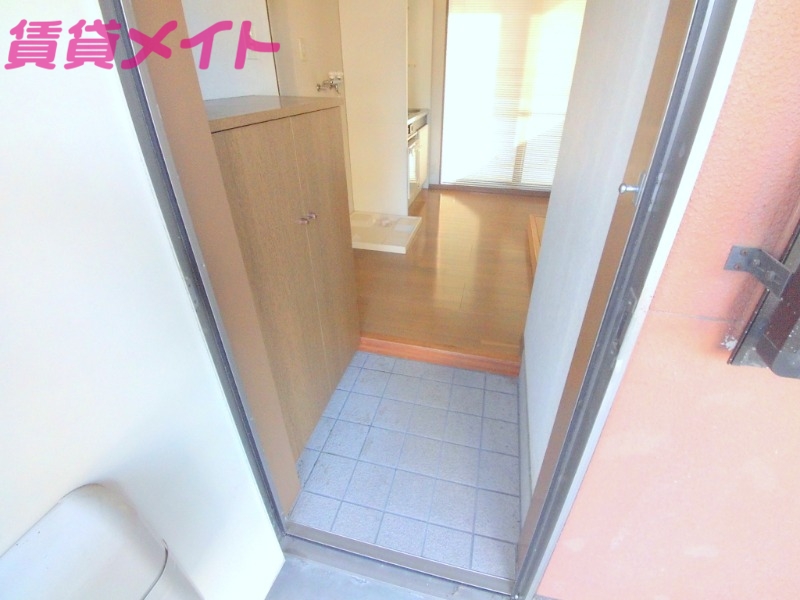 玄関　同物件別室写真