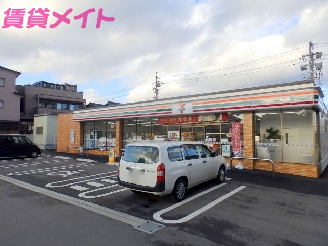 コンビニ　セブンイレブン四日市富田3丁目店（コンビニ）まで96m