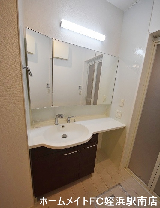 洗面設備　★大きな洗面台で準備が捗りますね♪★参考写真