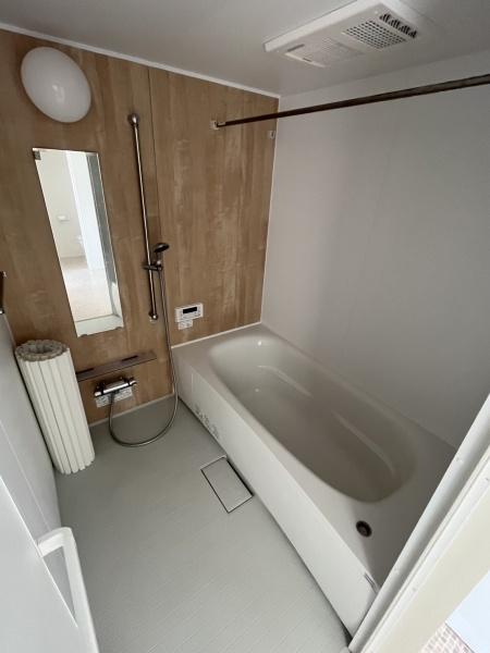 バス・シャワールーム　広々1坪タイプのバスルーム