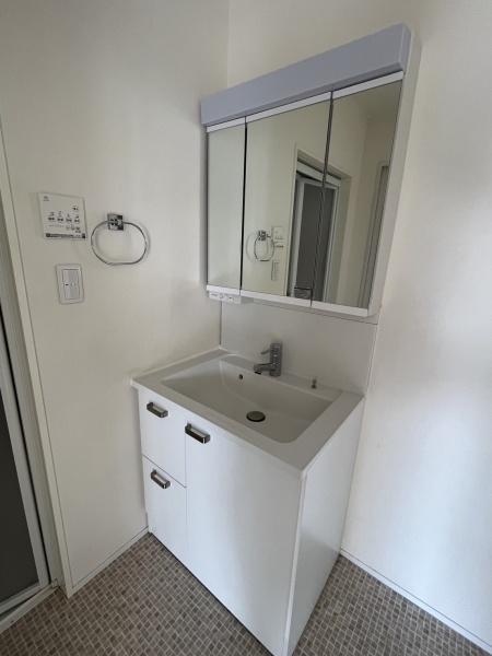 洗面設備　便利なシャンプードレッサー付き