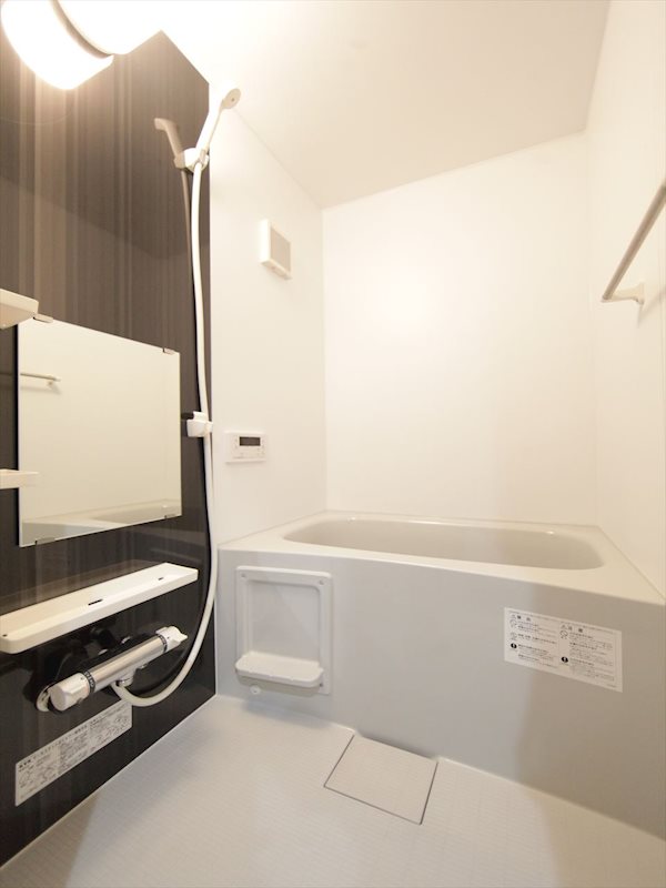 バス・シャワールーム　追い焚き・オートバス機能付お風呂