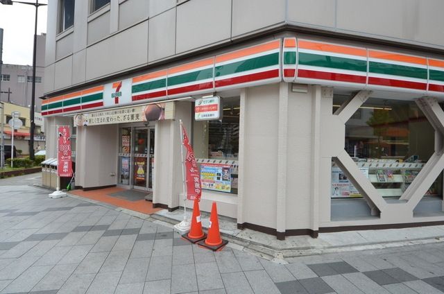 コンビニ　セブンイレブン（コンビニ）まで56m