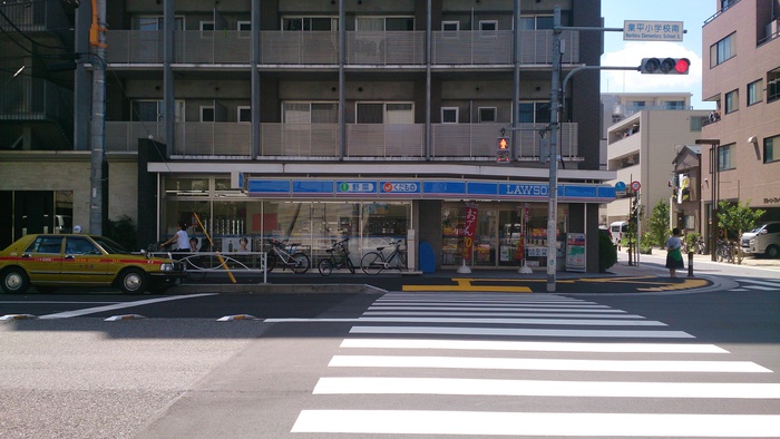 コンビニ　ローソン（コンビニ）まで162m