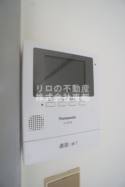 セキュリティ　来訪者の姿を確認できるＴＶモニター付インターホン設置済です！