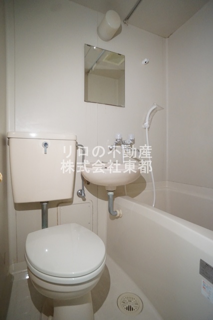 バス・シャワールーム　お掃除しやすい☆洗面台付き３点ユニットです☆