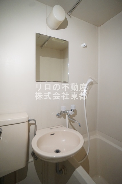 洗面設備　洗面ボウルもついているので、ここで洗顔できますね☆