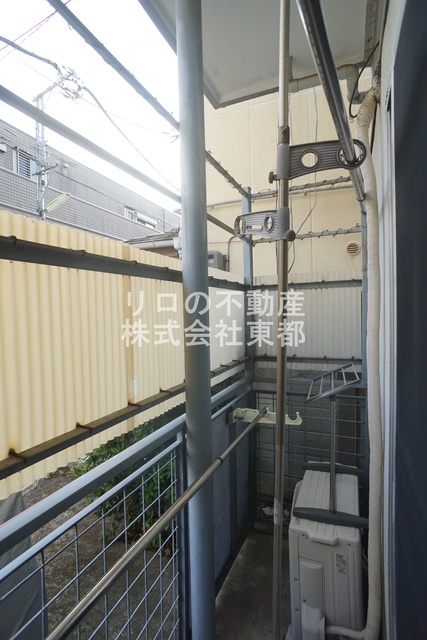 バルコニー　お天気のいい日は洗濯物も気持ちよく干せますね！