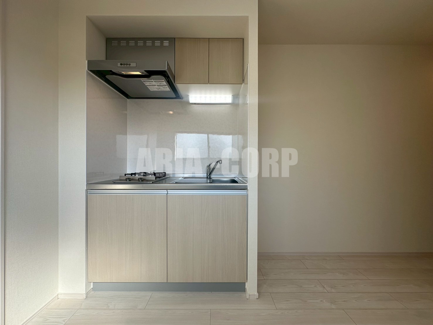 キッチン　システムキッチン・冷蔵庫スペースもしっかりございます！