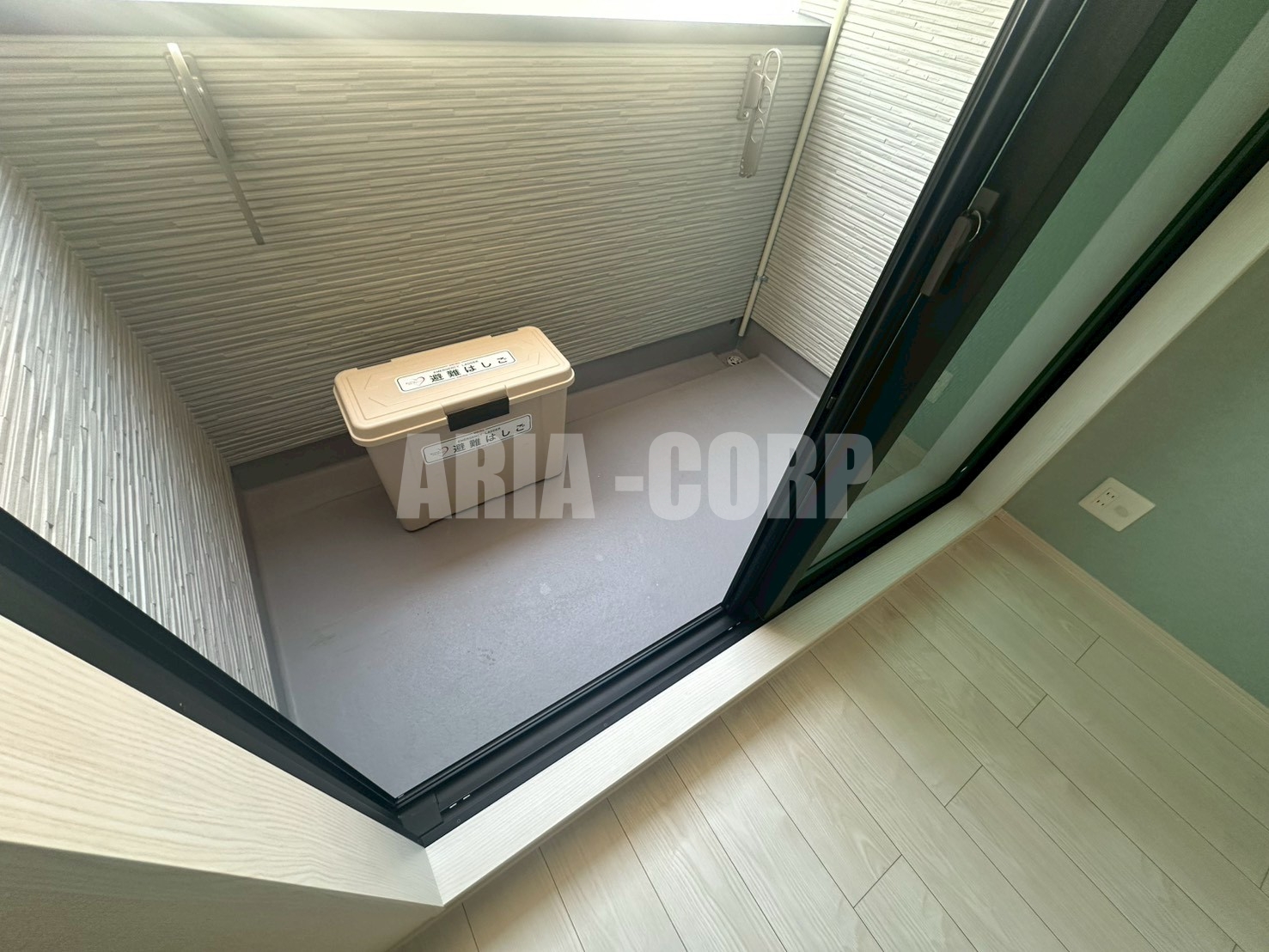 バルコニー　バルコニー、室内物干し、浴室乾燥と3箇所お洗濯物を干せます！