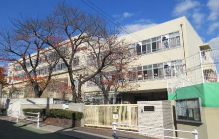 小学校　神戸市立五位の池小学校（小学校）まで387m