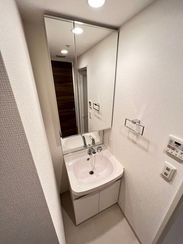 洗面設備　コンパクトで使いやすい洗面所