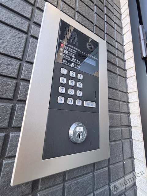エントランス　オートロックで部外者はシャットアウト♪♪