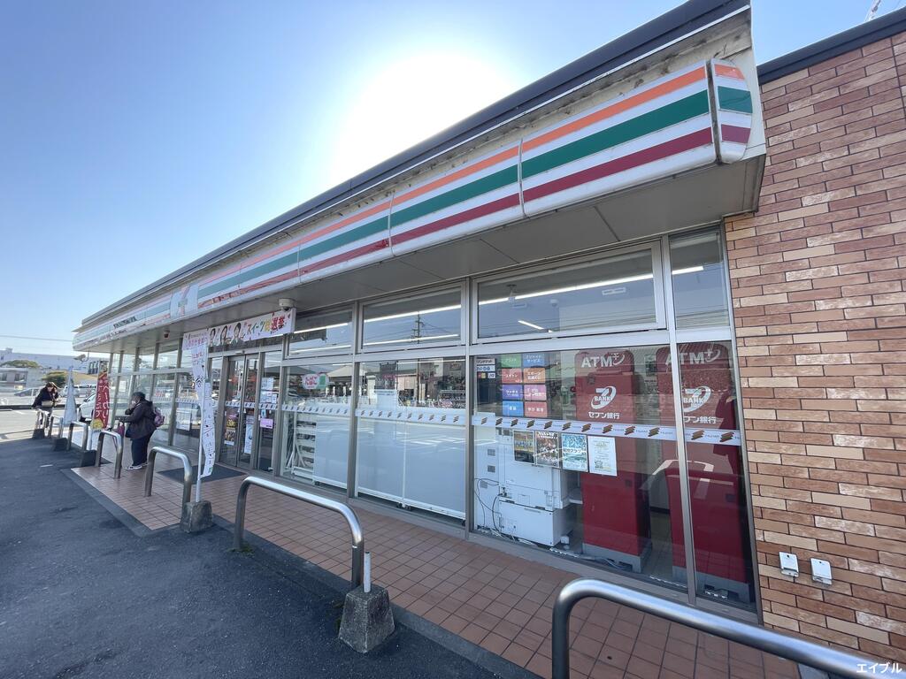 コンビニ　セブンイレブン三輪山隈店（コンビニ）まで933m