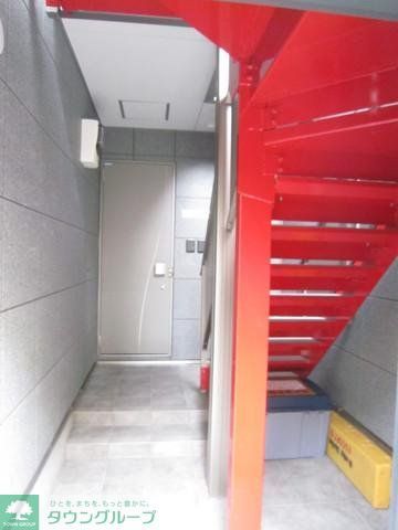 エントランス　オートロック付きエントランス