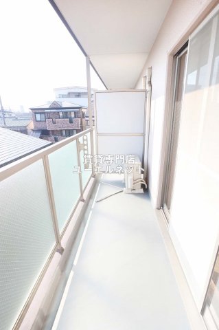 バルコニー　バルコニー付きで採光＆風通し良好！