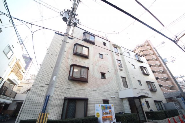 建物外観　落ち着いた雰囲気の外観です