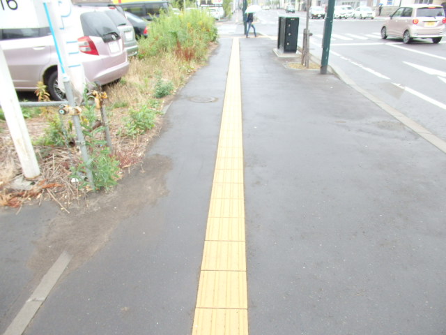 コンビニ　セブンイレブン（コンビニ）まで200m