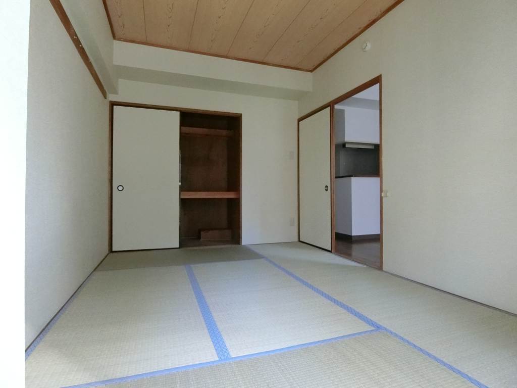 収納　各寝室収納付き。