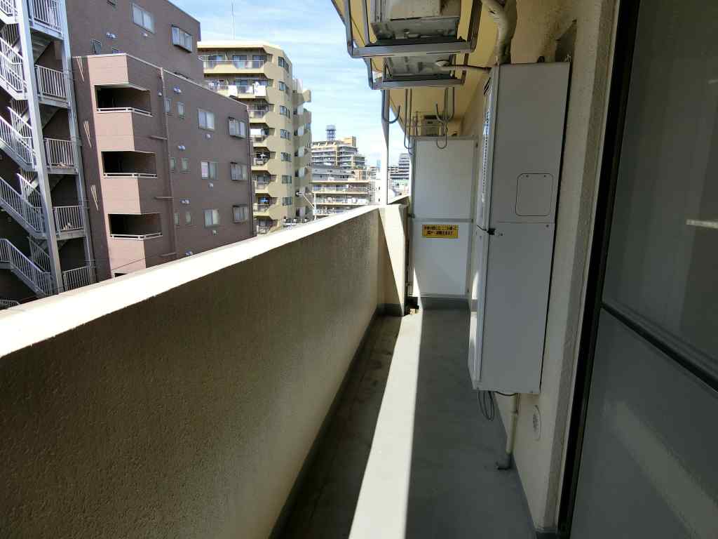 バルコニー　南向き陽当り良好です。