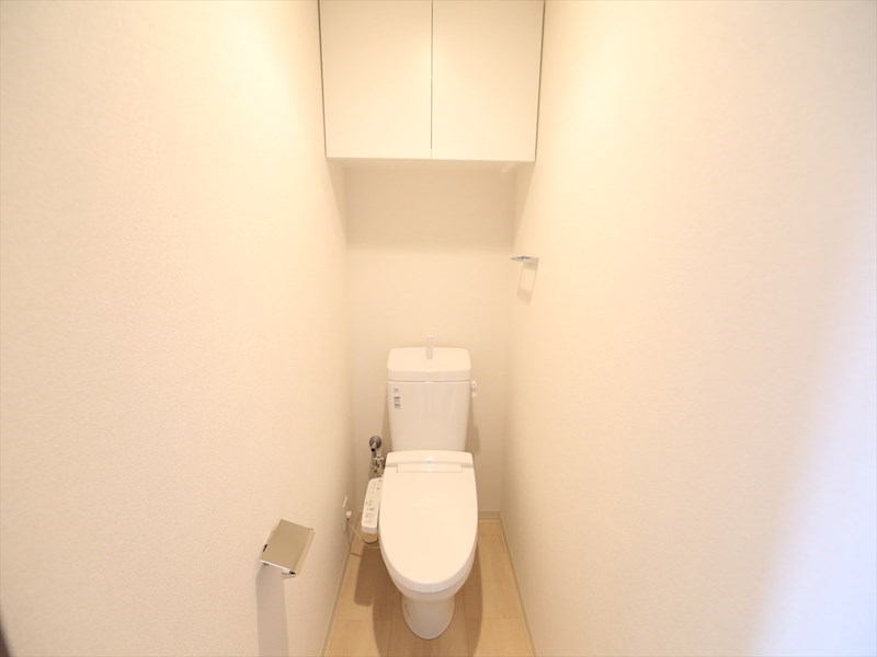 トイレ　温水洗浄暖房便座付トイレ