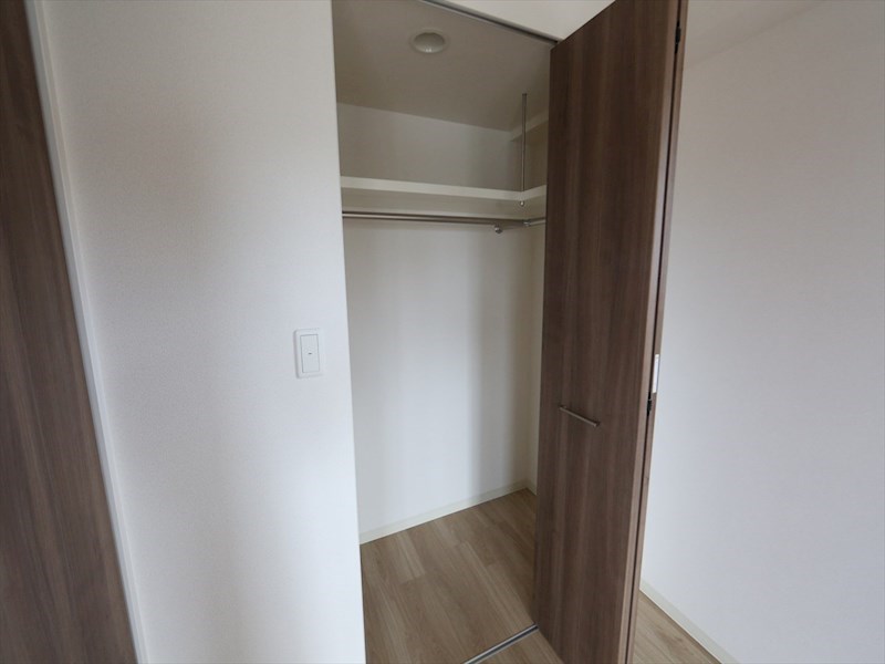 収納　ウォークインクローゼット（収納充実してます）