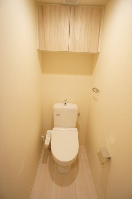 トイレ　温水洗浄機能付便座