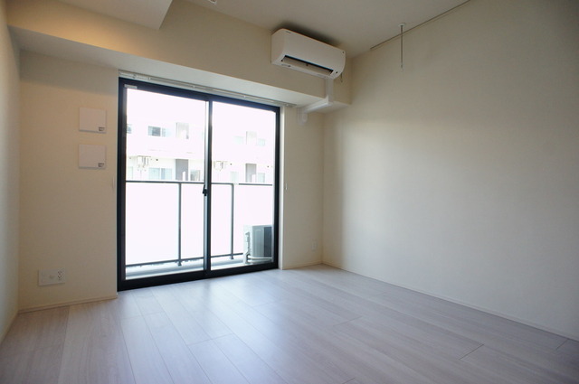 居室・リビング　洋室８畳