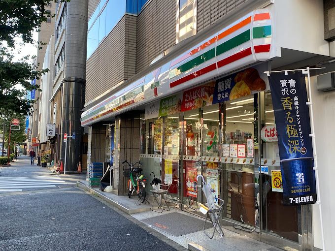 コンビニ　セブンイレブン 外神田4丁目店（コンビニ）まで76m