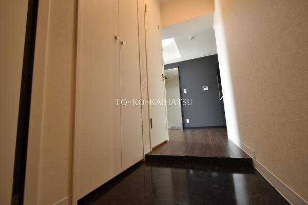 玄関　別部屋の参考写真です。現況有姿