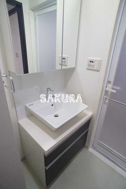 洗面設備　身支度に欠かせない独立洗面台♪