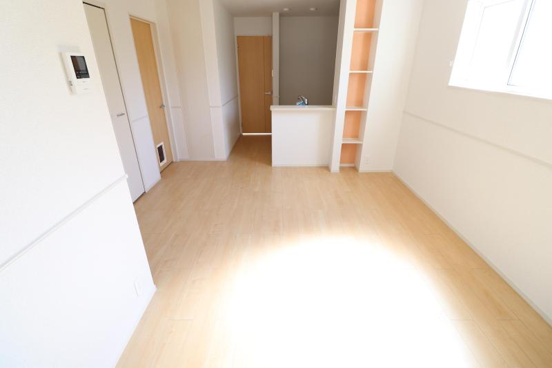 その他　サンルームから見たリビング