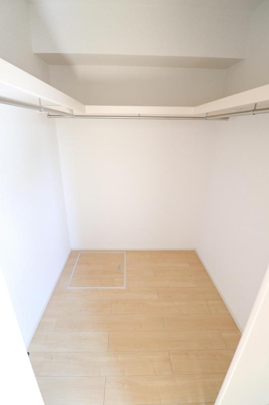 収納　洋室のウォークインクローゼット