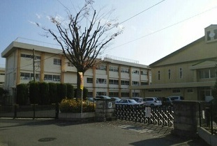 その他　甲斐市立竜王小学校まで290m
