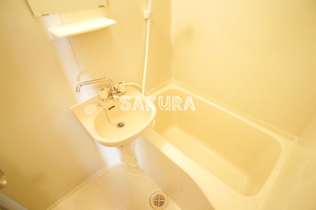 バス・シャワールーム　日々の疲れを癒すお風呂です♪