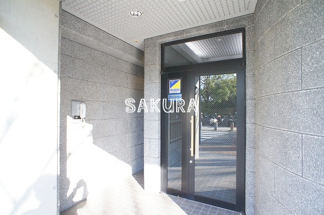 セキュリティ　不審者、勧誘員をシャットアウトできるオートロックです♪